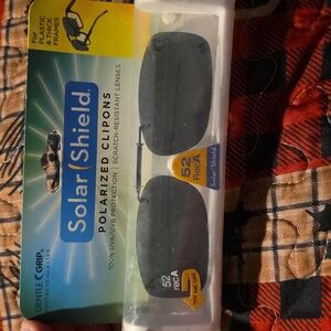 Solar Shield Polarized Clip-On Sunglasses 52 Rec A